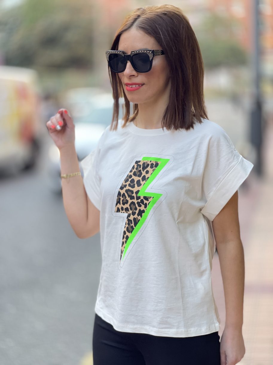 Camiseta Blanca Rayo Animal Print Verde